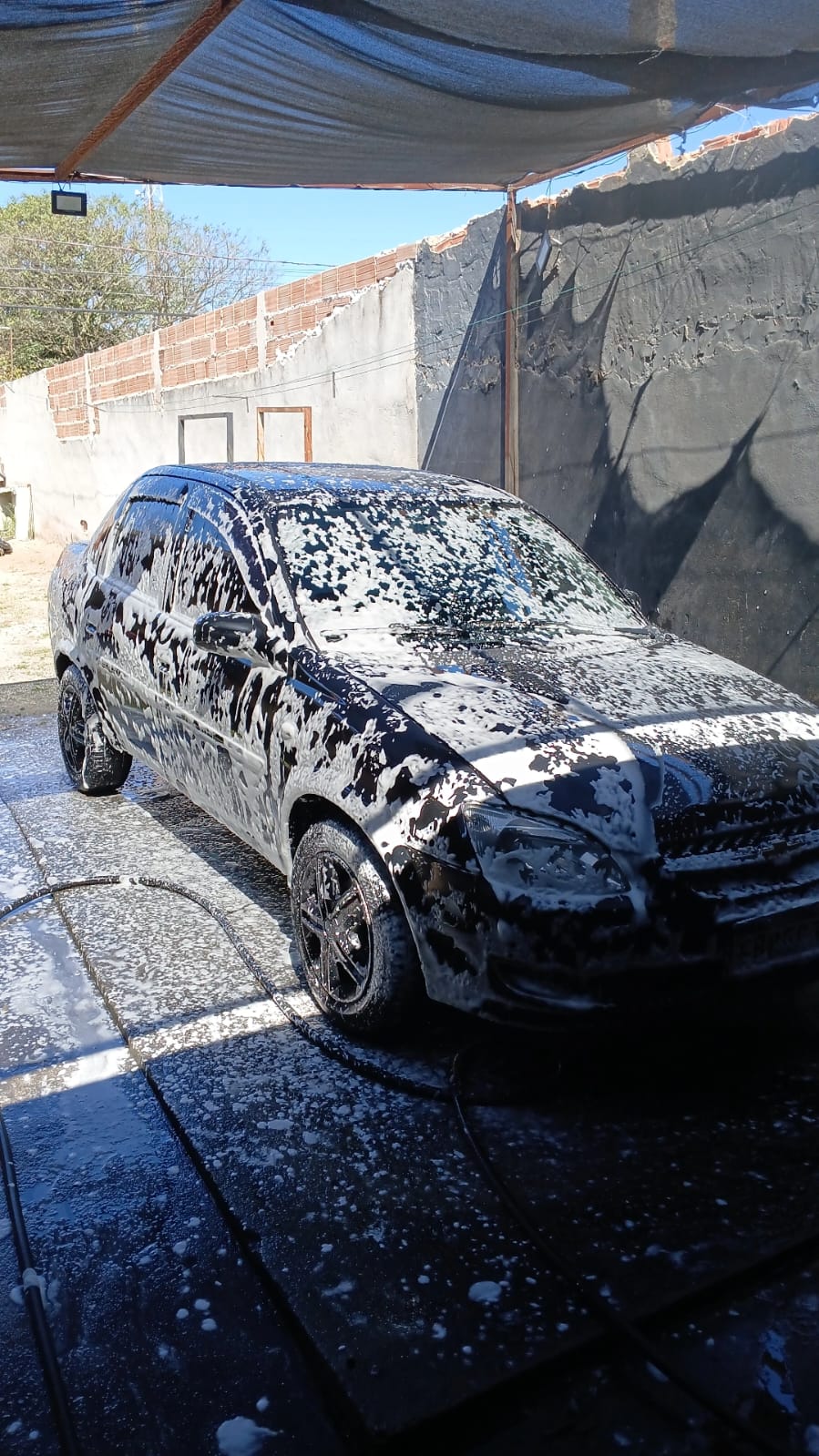 Veículo após ducha na TG CAR